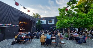 E-Werk Garten im Sommer