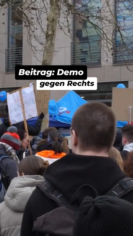 🗳Wir haben gewählt! 🗳

An den Urnen entschieden die Deutschen gestern den Ausgang der Bundestagswahl - vorgestern noch gingen hunderte Menschen in Erlangen demonstrieren. Gegen den Rechtsruck, Faschismus und das Paktieren mit rechtsextremen Parteien. Aber welchen Einfluss hatte der Aufruhr in den Straßen auf den Ausgang der gestrigen Wahl?

Unseren Bericht dazu findet ihr auf YouTube! Link in unserer Bio!

#btw #2025 #interview #funklust #bundestagswahl2025 #erlangen #demogegenrechts